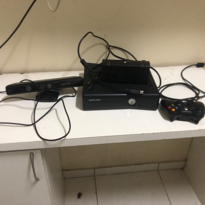 console xbox 360 super slim retirada de peças (leia)