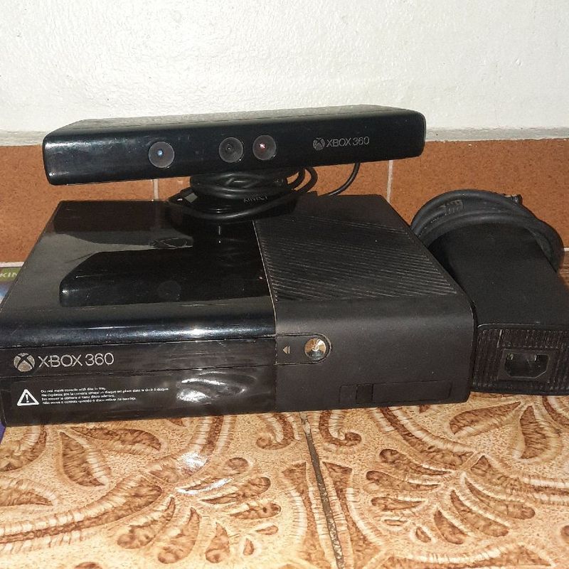Xbox 360 Bloqueado+kinect+dois Jogos+controle | Console de Videogame  Microsoft Usado 91704958 | enjoei