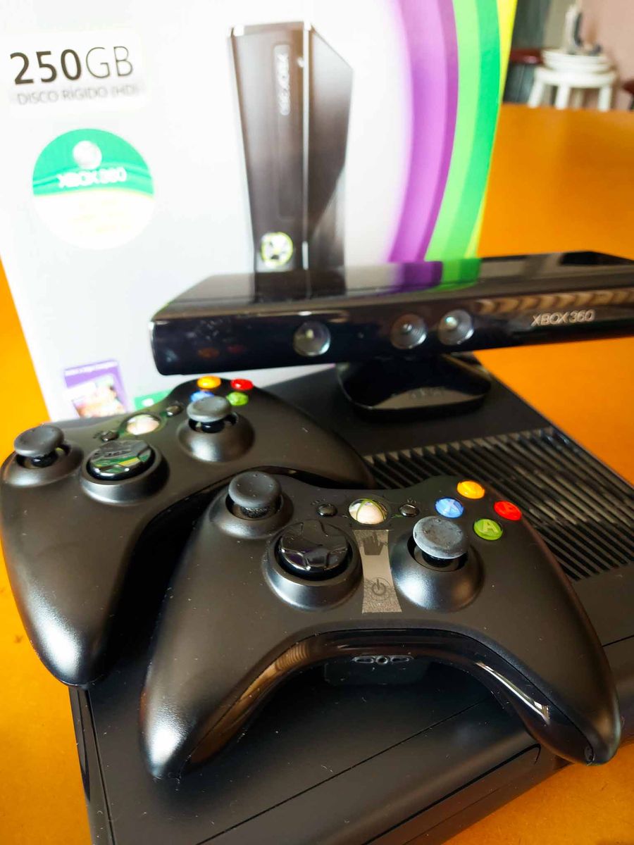 Vídeo Game Xbox 360 250 Gb Bloqueado Original + Kinect + 3 Controles + 5  Jogos Originais | Console de Videogame Xbox 360 Usado 59055397 | enjoei