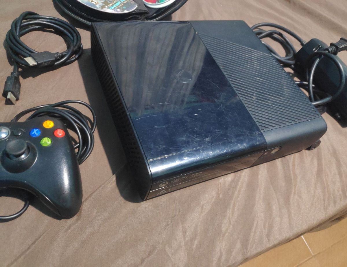 Xbox 360 Slim Desbloqueado Console de Videogame Xbox 360 Usado