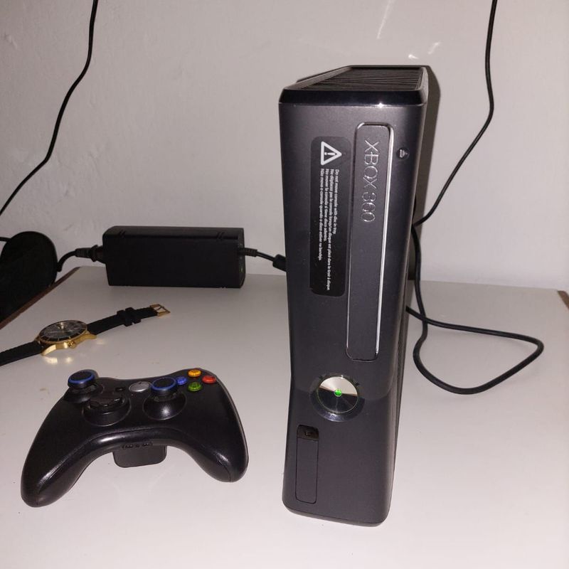 VENDIDO] Xbox 360 Slim 750GB RGH+LTE3.0 + 4000 Jogos  Fórum Outer Space -  O maior fórum de games do Brasil