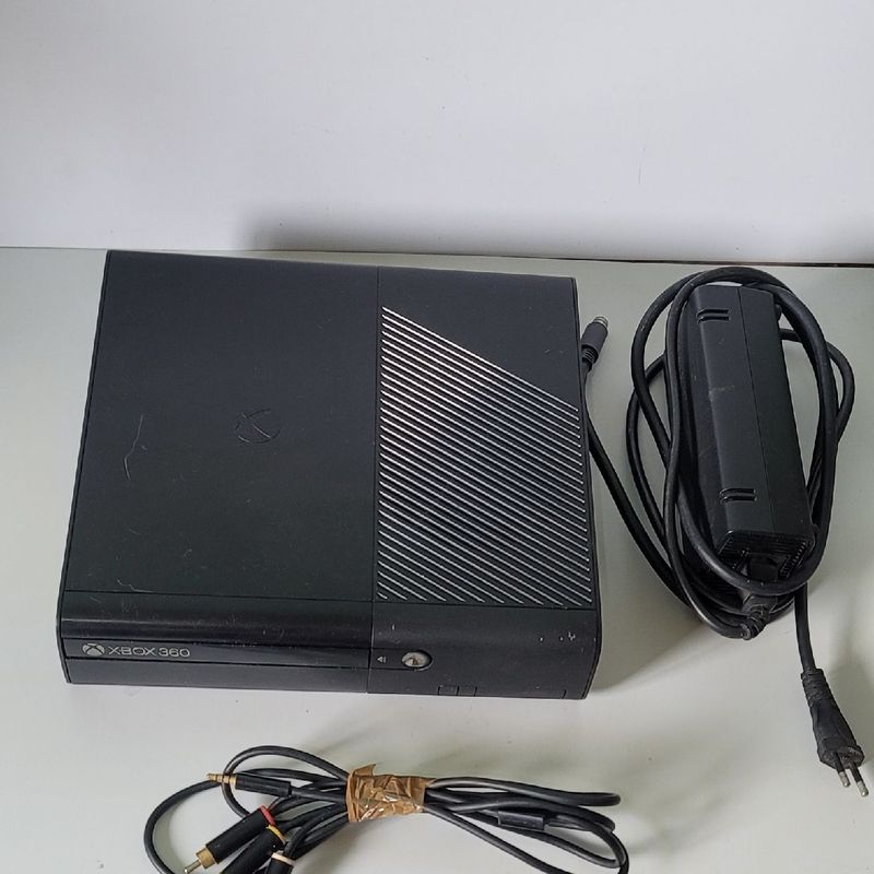 console xbox 360 super slim retirada de peças (leia)