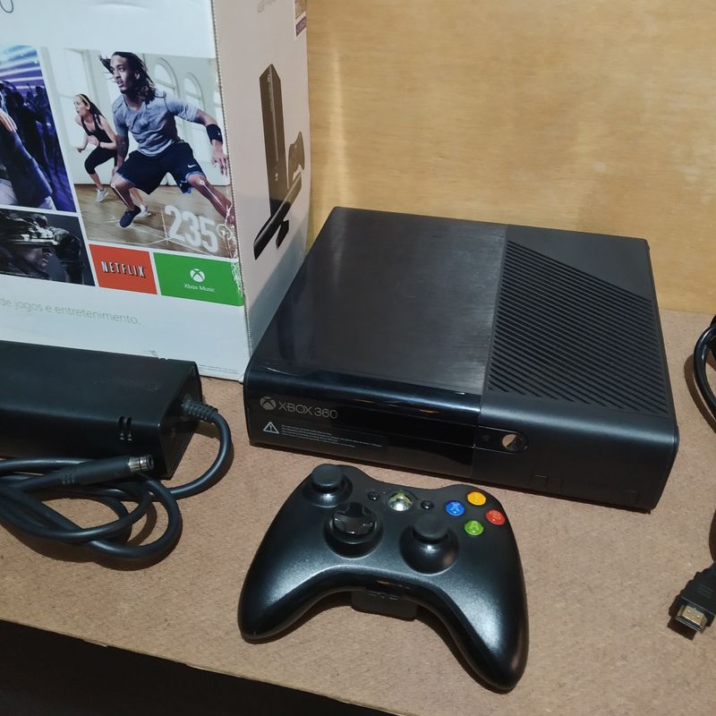 Xbox 360 Super Slim 4g modelo 2015 e 2016 com 2 controle e kinect