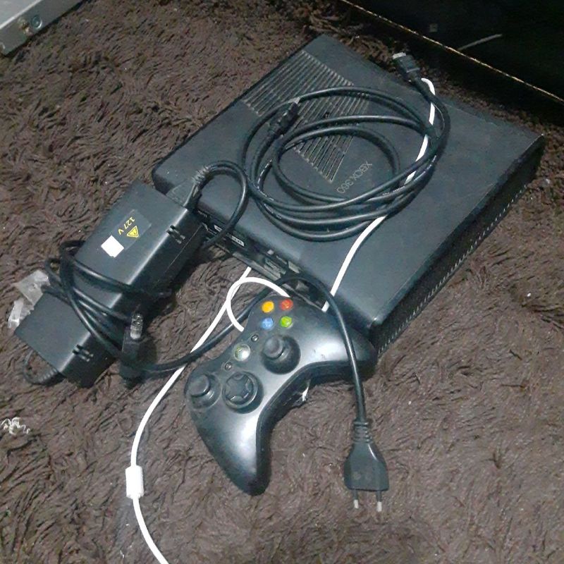 Xbox 360 Desbloqueado com Controle e 10 Jogos, Console de Videogame Xbox  360 Usado 93634426