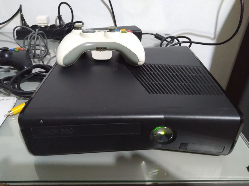 Xbox 360s Slim - Modelo 1439 | Console de Videogame Microsoft Corporation  Usado 82845889 | enjoei