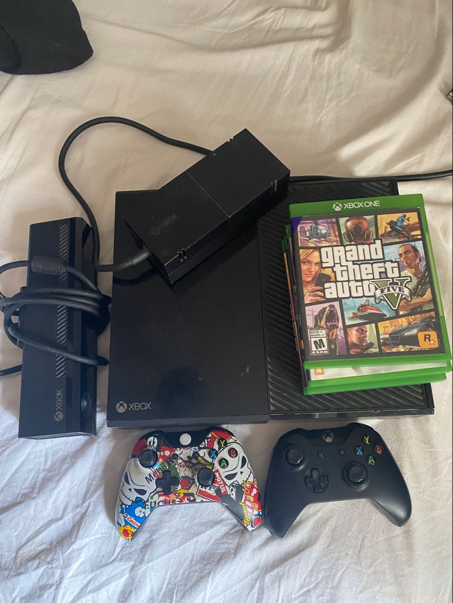 Xbox One 500gb + Kinect + 2 Controles + 5 Jogos Funcionando Console