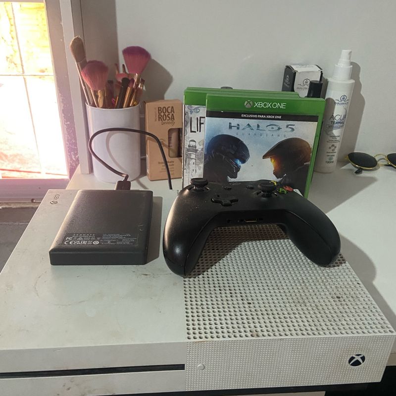 Console Xbox One 500GB + 2 Controle + 3 Jogos