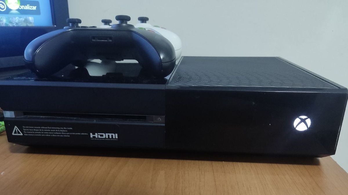 Xbox One Fat 500gb + 2 Controles Originais + 11 Jogos Inclusos