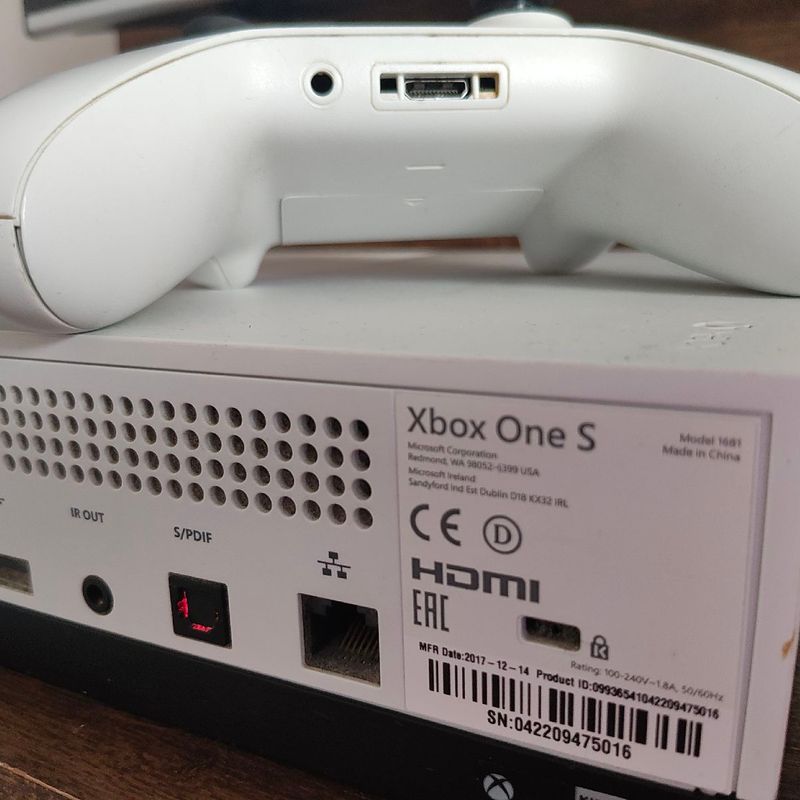 Microsoft Xbox One S 1tb (Usado) - Videogames - Piacatuba