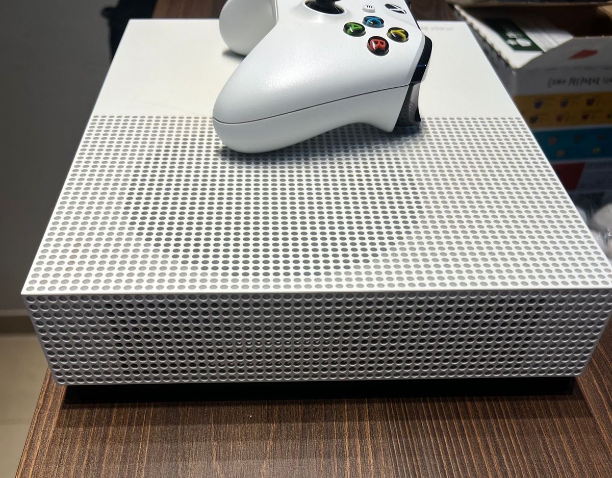 Xbox One S 1t Console de Videogame Xbox Usado 82173792 enjoei