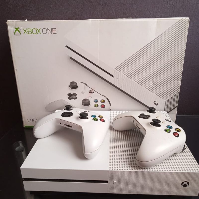 Console Xbox One X 1TB Usado - Toygames