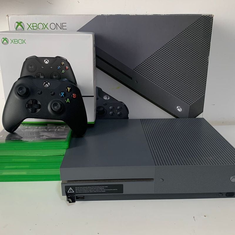 Xbox One S de 500gb (usado). - Nosso Estoque - Bazar dos Games - Loja de  Videogames