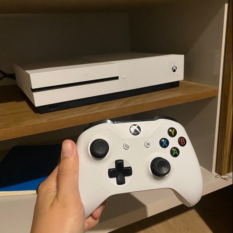 Xbox One S 500gb Cinza + Controle sem Fio + 9 Jogos | Console de Videogame  Xbox One Usado 78171687 | enjoei