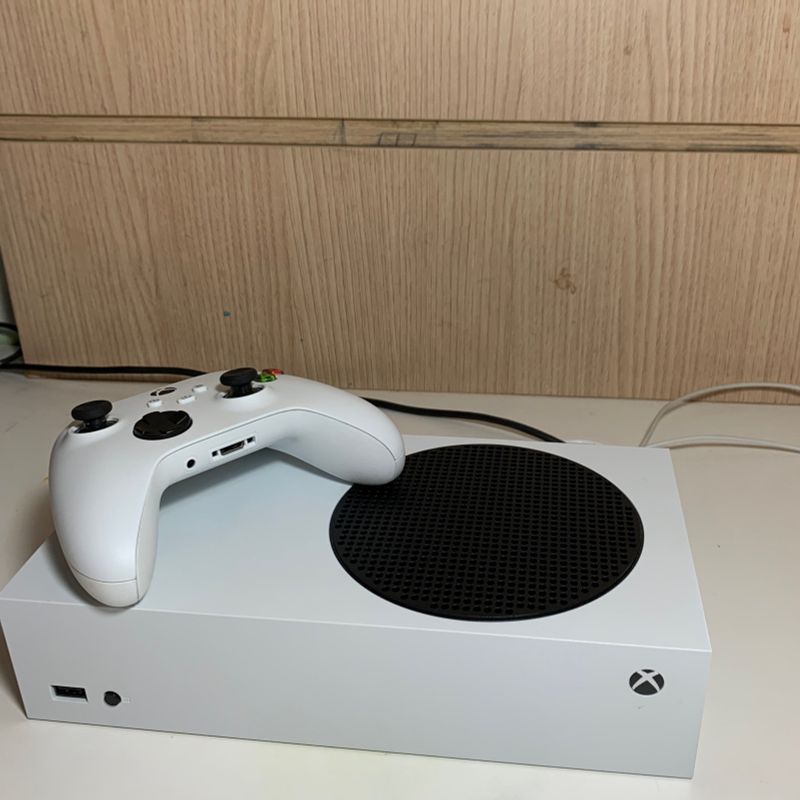 Xbox One S | Console de Videogame Xbox One S Usado 90160909 | enjoei