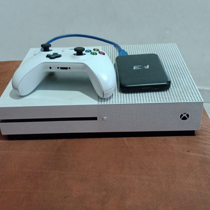 Xbox One S | Console de Videogame Xbox One S Usado 90160909 | enjoei