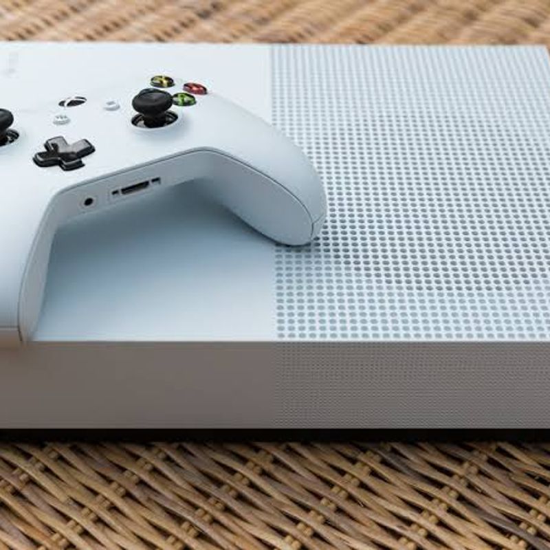 Xbox One S All Digital, Console de Videogame Xbox One Usado 73851918