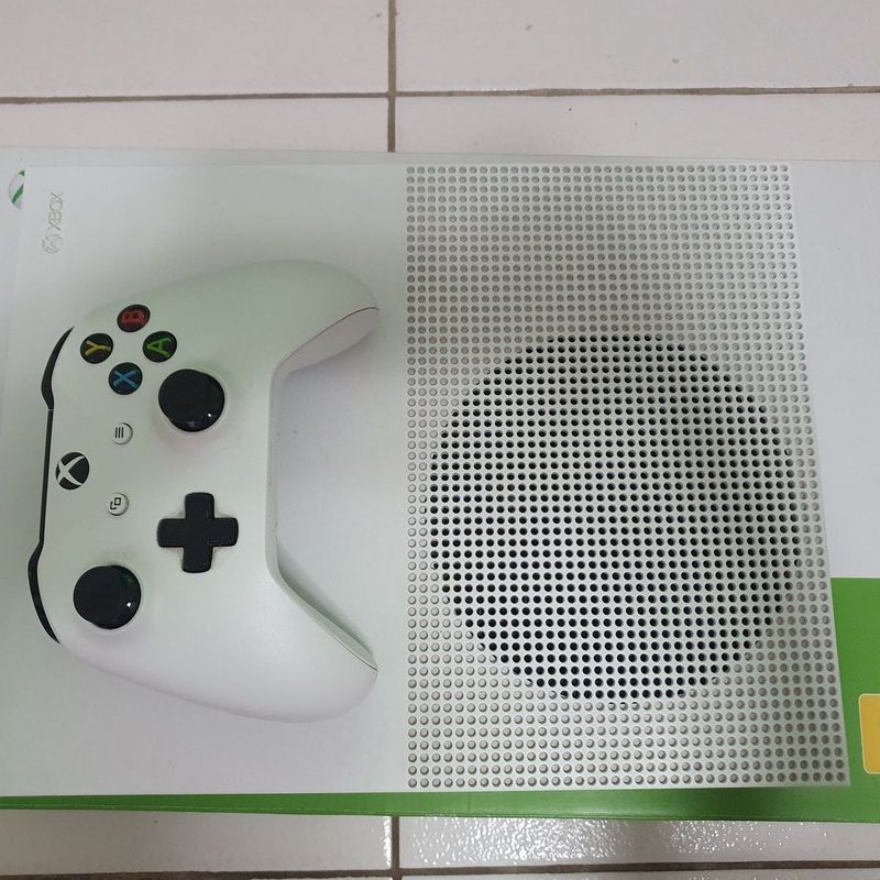 Xbox One S All Digital, Console de Videogame Xbox One Usado 73851918