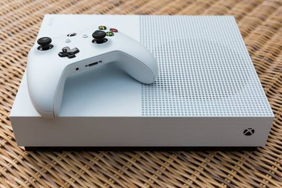 Xbox One S All Digital Console de Videogame Xbox One Usado