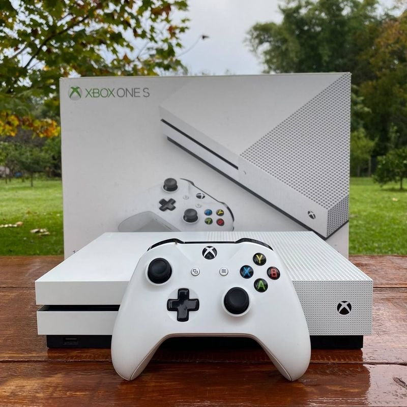 Xbox One S | Console de Videogame Xbox One S Usado 90160909 | enjoei