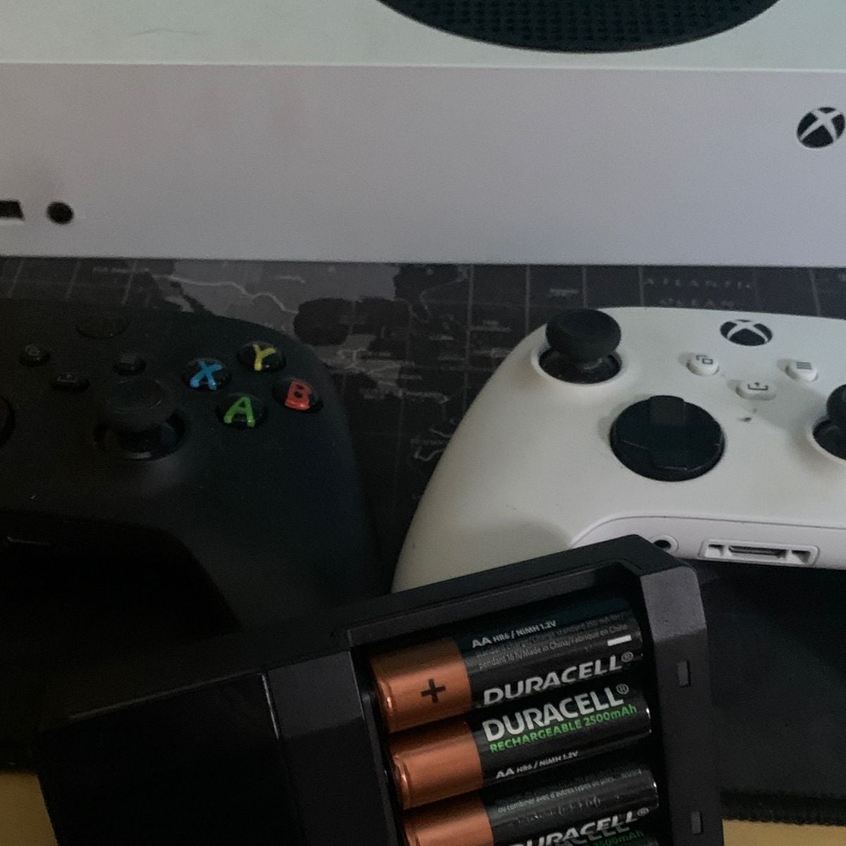 Xbox Séries S com 2 Controles Originais + 4 Pilhas Recarregáveis ...