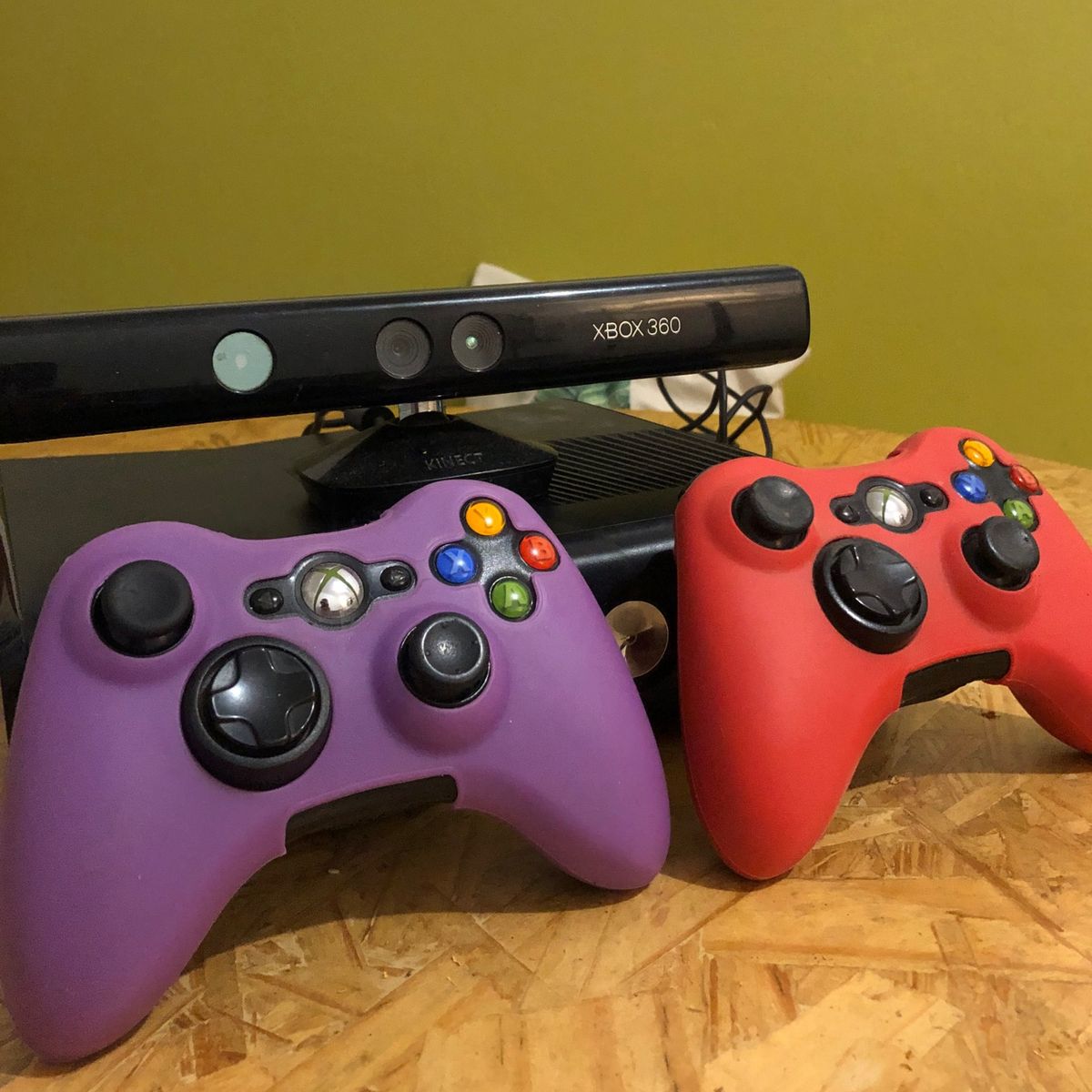 Xbox 360 desbloqueado com dois controles