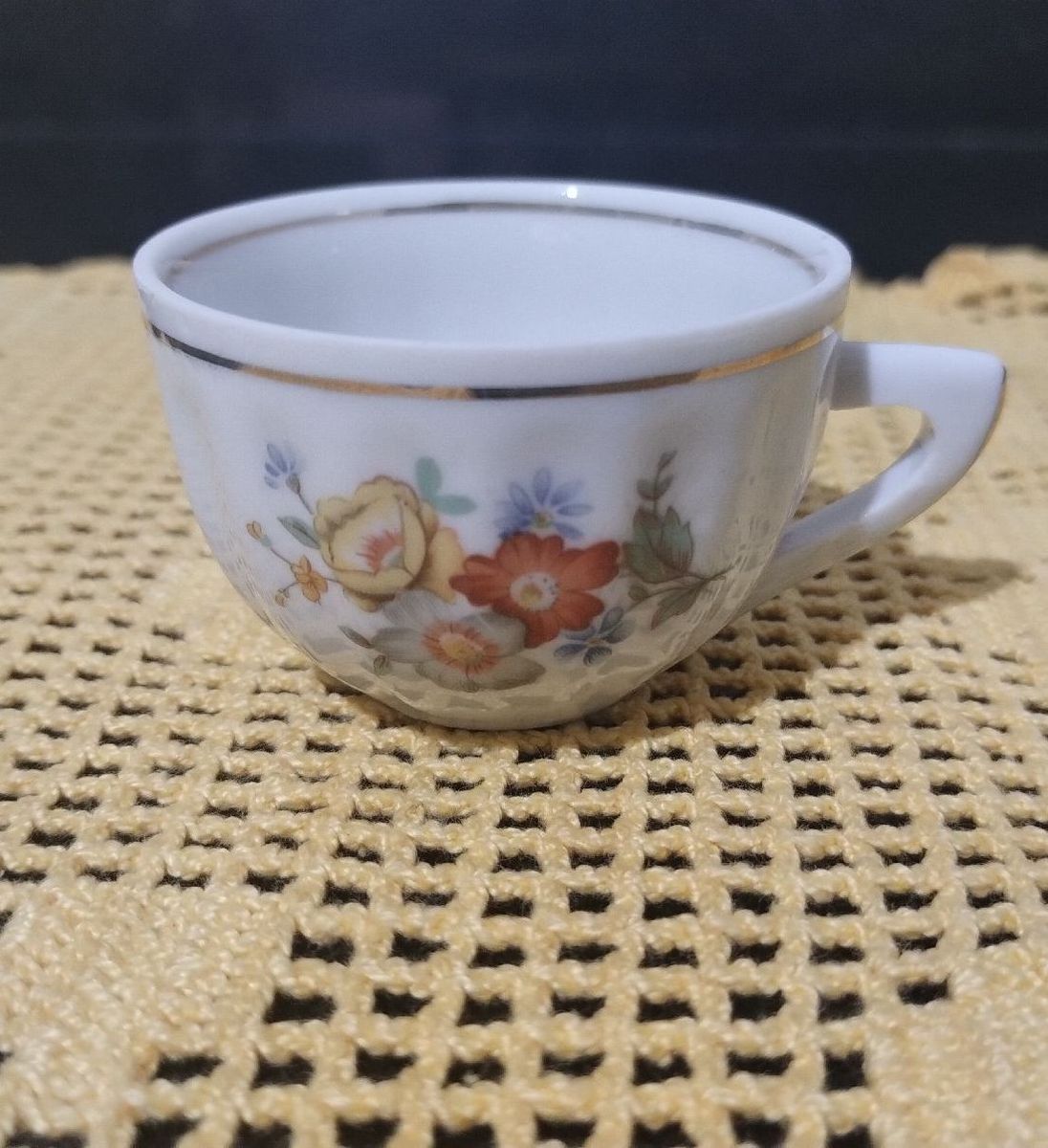 Jogo de Café Antigo de Porcelana Canelada | Móvel de Antiquário Pozzani  Usado 69240765 | enjoei