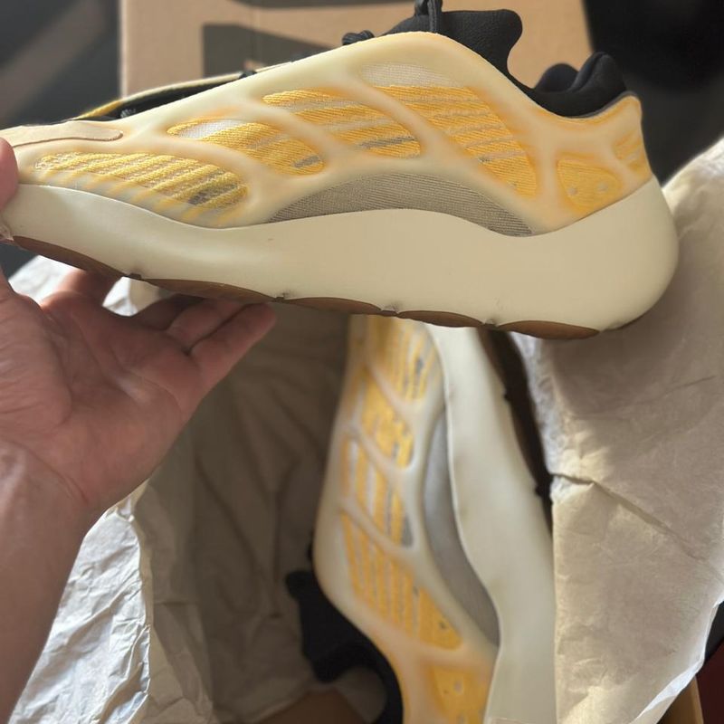 Yeezy 700 V3 Mono Safflower | Adidas Usado 108024073 | enjoei