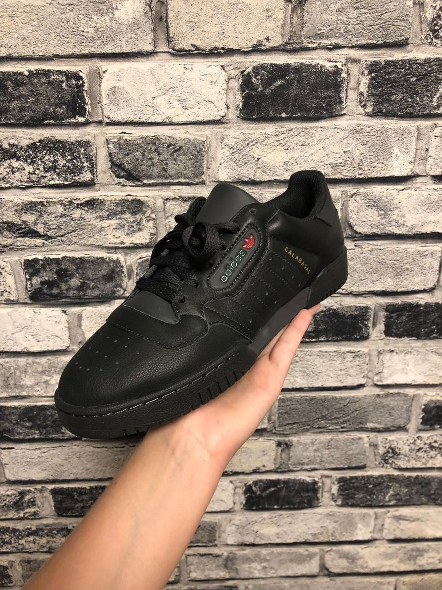 tenis adidas calabasas