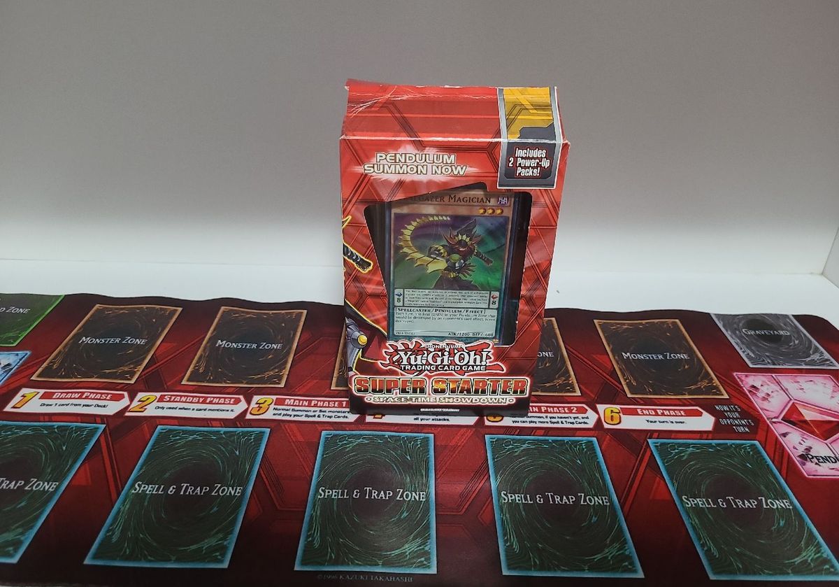 Yugioh! Deck Space Time Showdown + Playmat Jogo de Tabuleiro